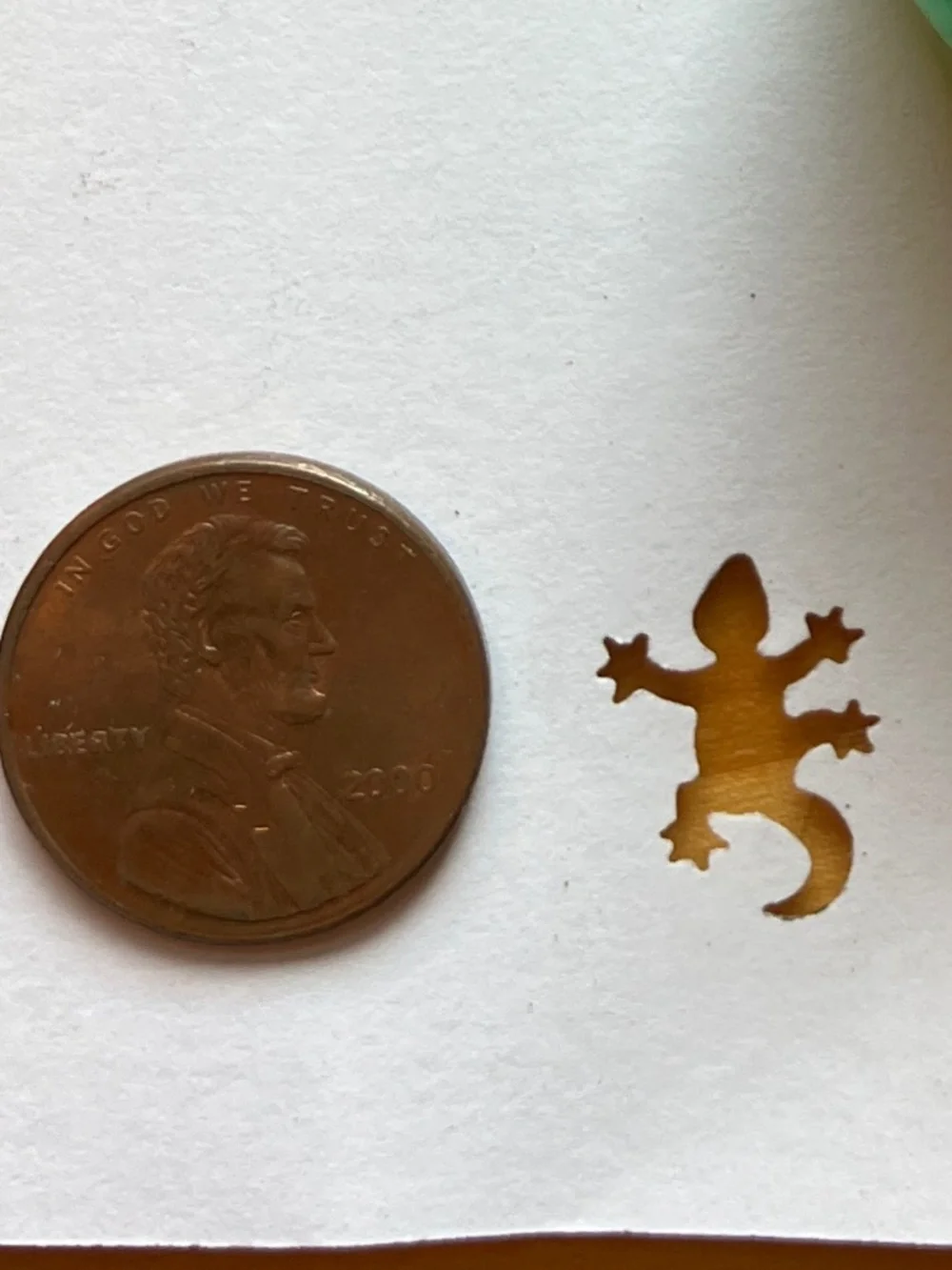 Vintage EK Success Whale of a Punch - Small Lizard Gecko Shape Rare